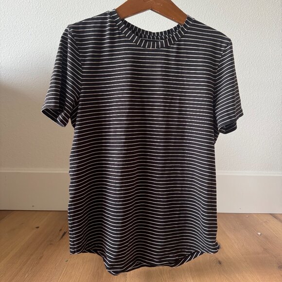 ✨ Lululemon Love Crew T-Shirt – Black/White Stripe – Womens Size 6-8 - Picture 2 of 16